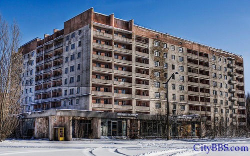 遭辐射的公寓大楼