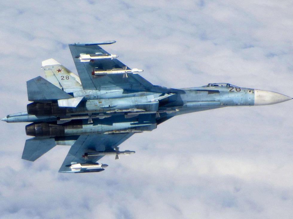 俄罗斯苏-27战机挂载导弹