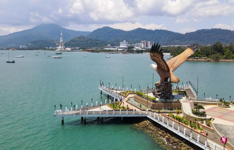 浮罗交怡著名景点巨鹰广场