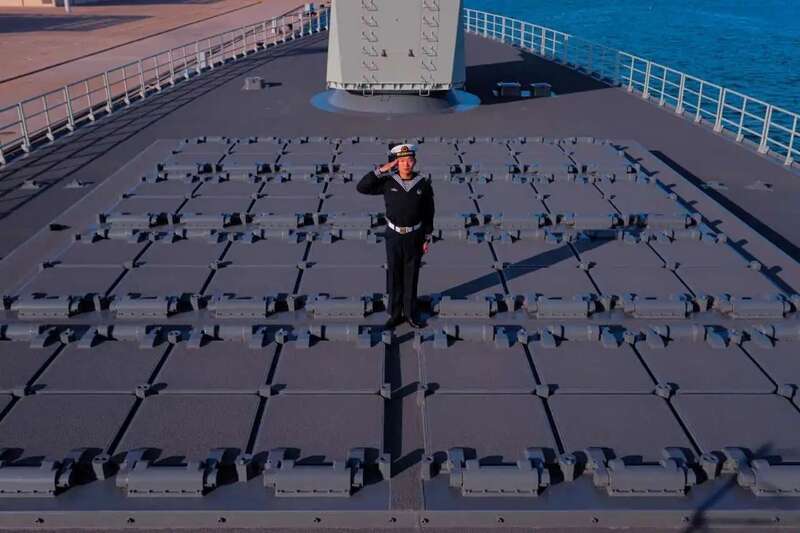 垂发单元实际上是舰艇的垂直发射系统(VLS)