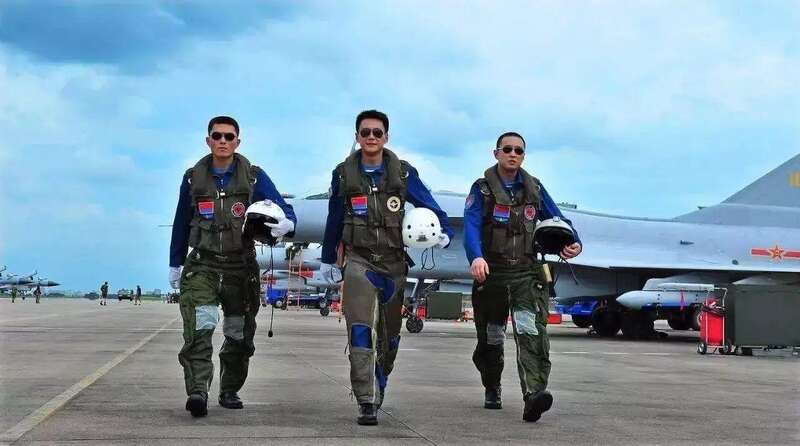 中国战机产量大涨!扩招飞行员提升战力