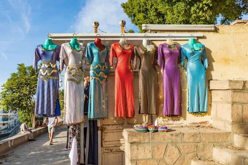 埃及是长绒棉的生产和出口大国，主要出口棉花、人造纤维和合成纤维