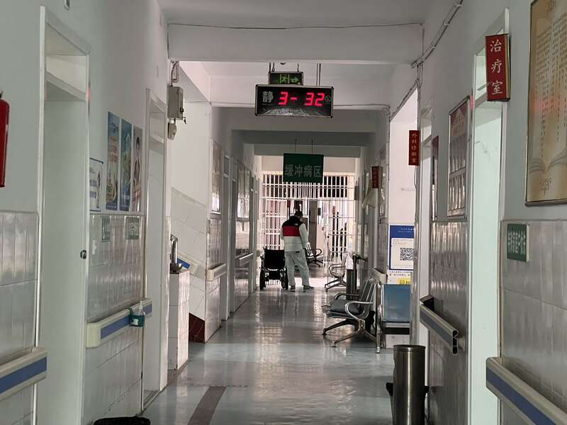 第二波感染高峰未出现 熟悉的年味儿回来了