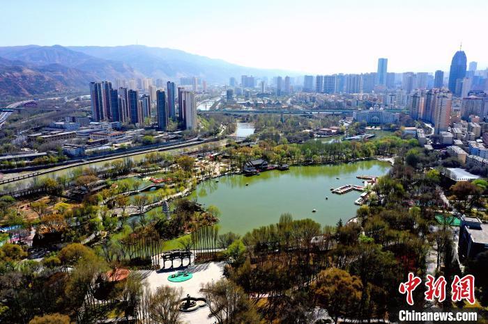 航拍青海省西宁市一隅