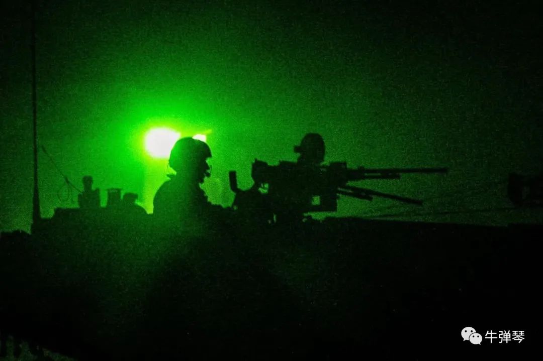 大批以军坦克和士兵已突入加沙地带