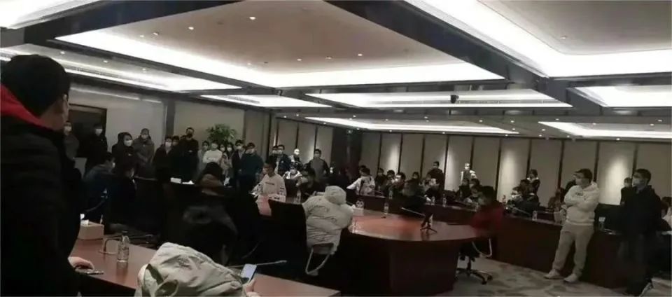 黄老板与员工的对话很不愉快