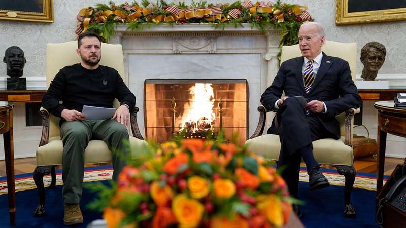 12日，拜登与泽连斯基在白宫会面
