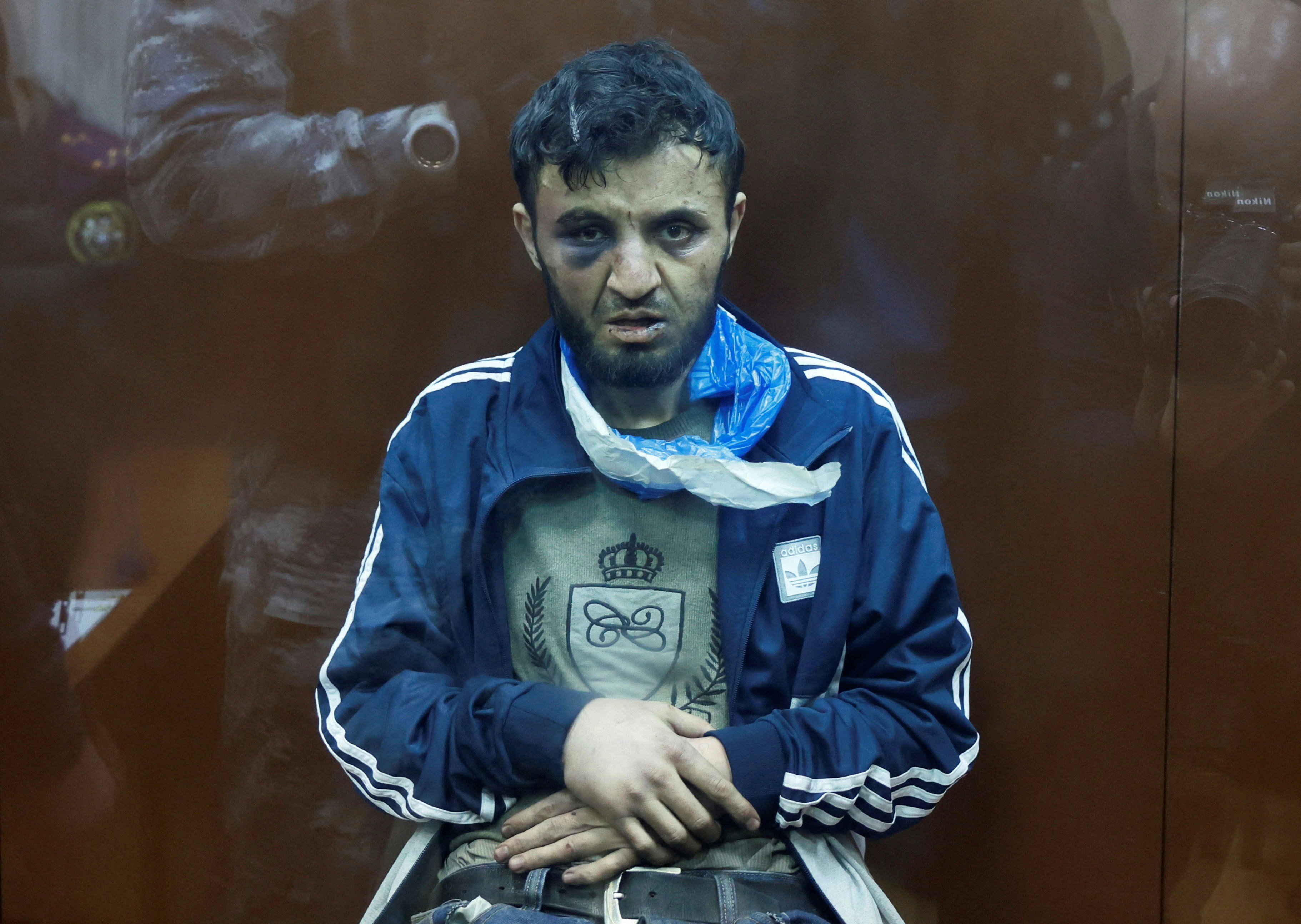 俄罗斯莫斯科恐袭案4疑犯提堂