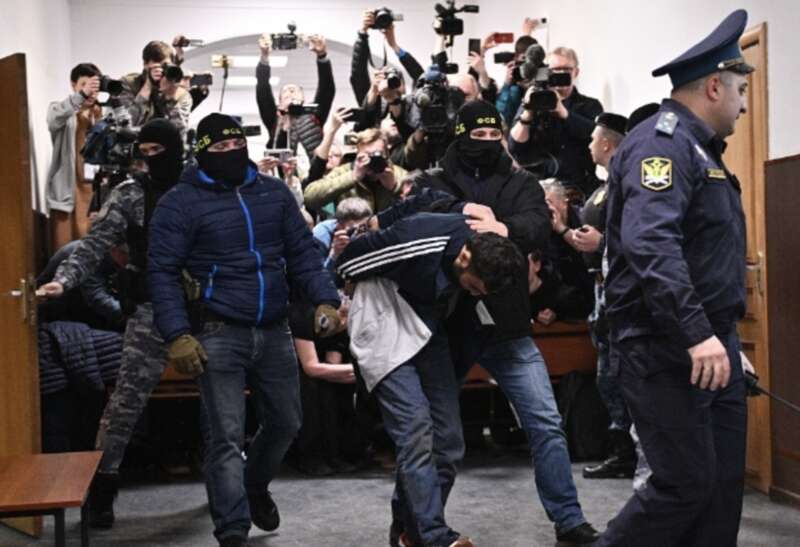 实施恐怖袭击的一名男子出庭受审