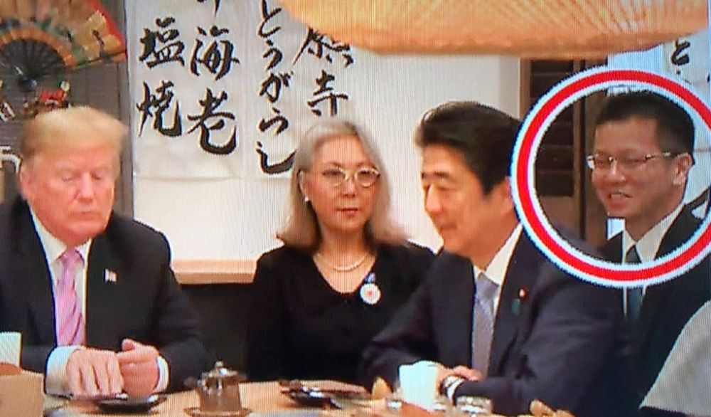 高尾直是安倍晋三的专属翻译