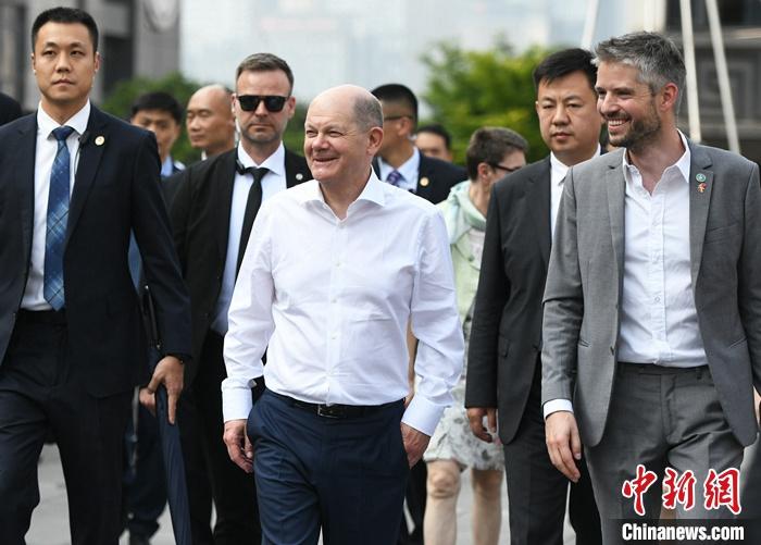 德国总理朔尔茨抵达重庆，开启访华之旅